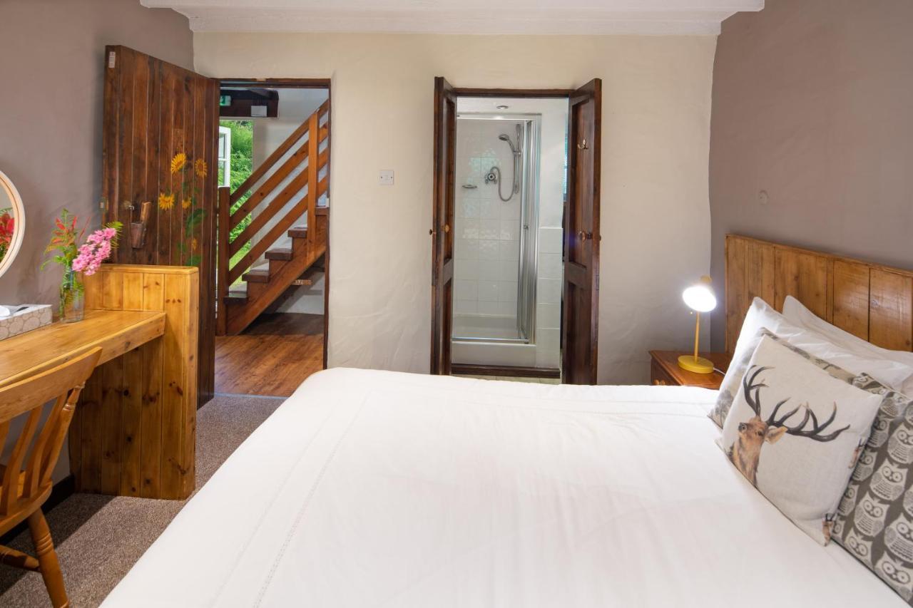 Holiday home Brynarth Country *