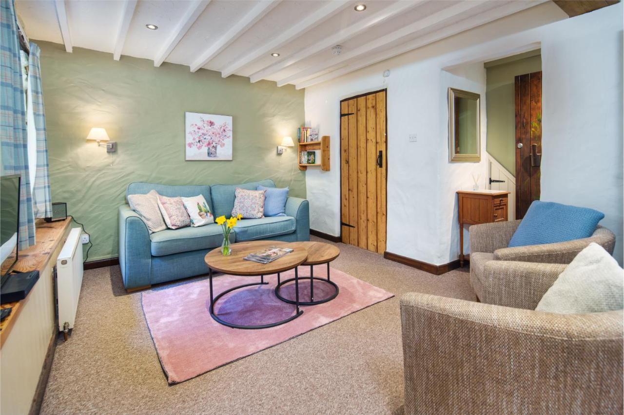 Holiday home Brynarth Country