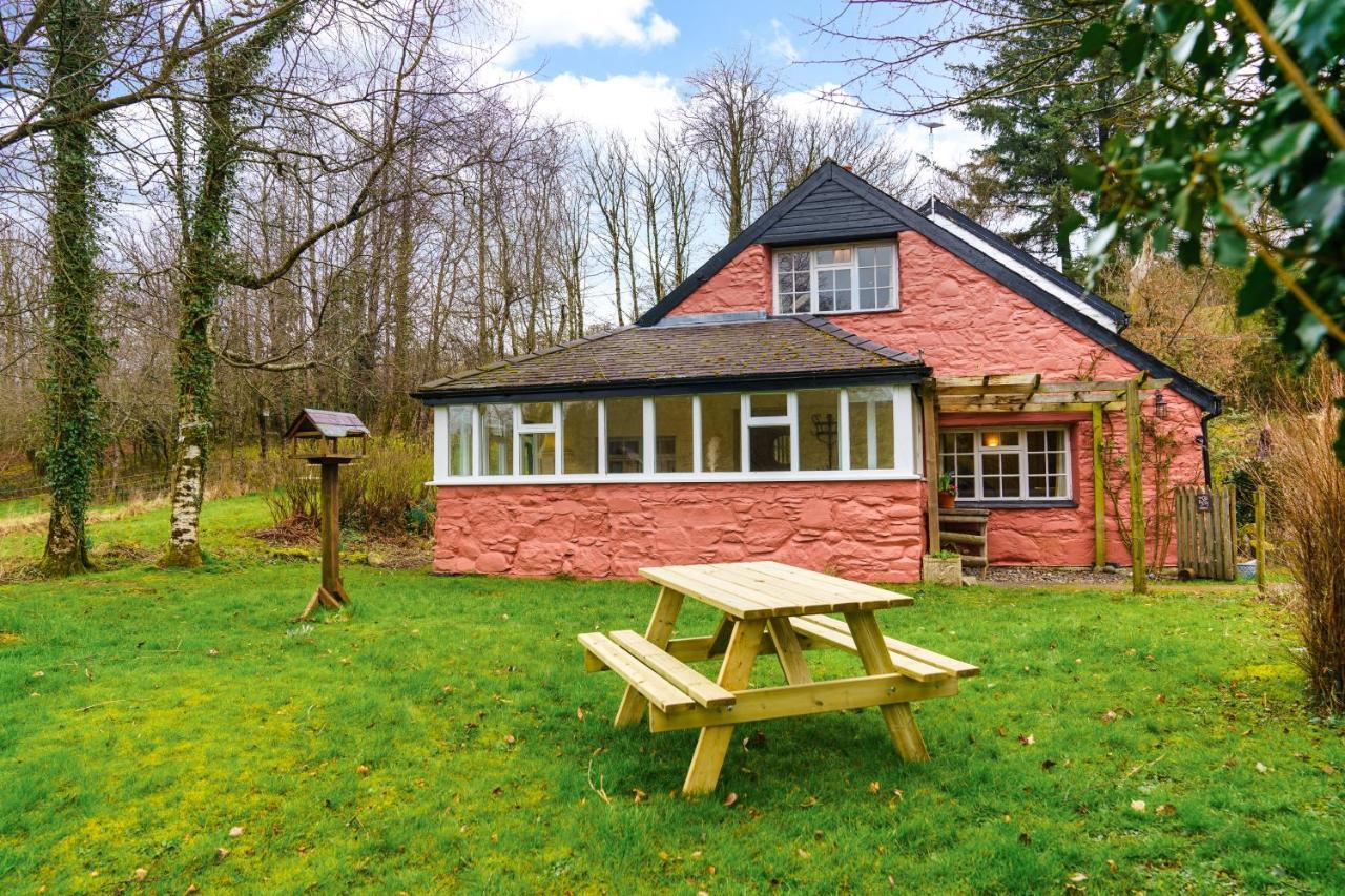 Holiday home Brynarth Country *